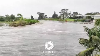 Horror in Australia! Avoca beach tsunami! Flood in New South Wales