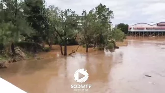 Horror in Australia! Avoca beach tsunami! Flood in New South Wales