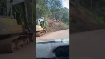 Uki to Nimbin NSW Landslides on Highways. Travel At Own Risk