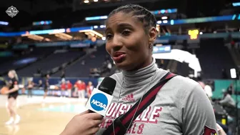 Celebrities show out at 2022 Women's Final Four