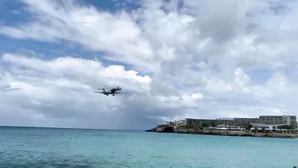 Watch Your Head! Maho Beach!