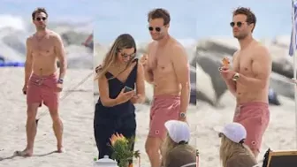 NEW!! JAMIE DORNAN on the beach with his wife Amelia Warner in Los Angeles! ????