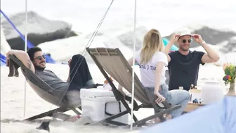 NEW!! JAMIE DORNAN on the beach with his wife Amelia Warner in Los Angeles! ????