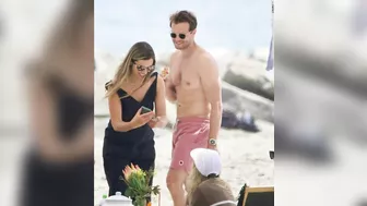 NEW!! JAMIE DORNAN on the beach with his wife Amelia Warner in Los Angeles! ????