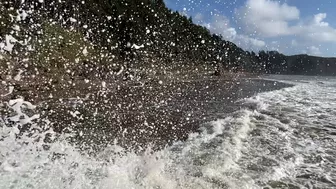 Cannon Beach Sneaker Wave