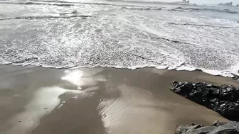 Cannon Beach Sneaker Wave