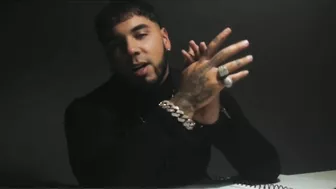 ANUEL AA PUBLICO ALGO EXTRAÑO EN INSTAGRAM