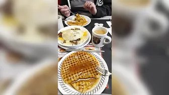 Minnesota Travel Guy reviews the Waffle House in Austin, TX | Minnesota Travel Guy