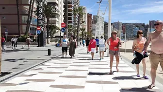 BENIDORM ???????? LEVANTE BEACH HOT & SUNNY APRIL 2022 Costa Blanca Walking Tour 4K