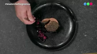 Tomás Fonzi hizo un postre en honor a su mamá, papá y su hija Violeta - Masterchef Argentina