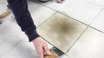 Method Surprised 50 Years Old Tiler! Remove Tiles Without Breaking