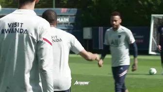 Neymar, Messi & Mbappe CHALLENGE in PSG Training