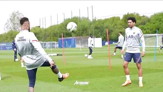 Neymar, Messi & Mbappe CHALLENGE in PSG Training