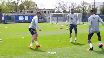 Neymar, Messi & Mbappe CHALLENGE in PSG Training