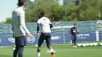 Neymar, Messi & Mbappe CHALLENGE in PSG Training