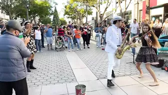 HOW WE ATTRACTED THIS HUGE CROWD | Bella Ciao - Karolina Protsenko & Daniele Vitale Sax