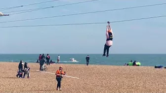 Customer Gets Stuck on Brighton Beach Zipwire (4K)