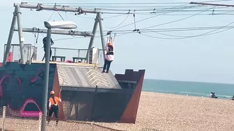 Customer Gets Stuck on Brighton Beach Zipwire (4K)