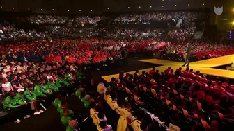 Harry and Meghan share romantic kiss during Invictus Games speech