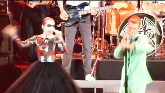 Queen & Annie Lennox  & David Bowie - Under Pressure - HD