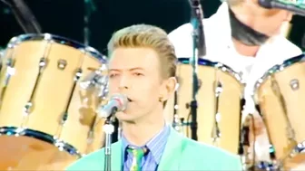 Queen & Annie Lennox  & David Bowie - Under Pressure - HD