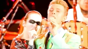 Queen & Annie Lennox  & David Bowie - Under Pressure - HD