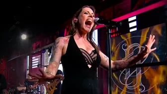 Floor Jansen - Fire (Live at HLF8)