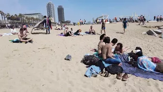 Beach Walk 4K - Barcelona Spain - Barceloneata Beach - April 2022