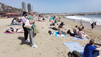 Beach Walk 4K - Barcelona Spain - Barceloneata Beach - April 2022