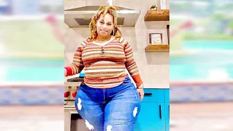 Krazy Rachael -Plus Size Curvy Model/Fashion Model/Instagram Star