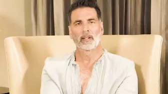 Akshay Kumar Started Crying In Front Of Media and Ask For Apologies On Vimal Ad