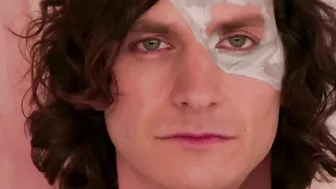 Gotye - Somebody That I Used To Know (feat. Kimbra) [Official Music Video]