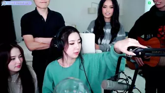 Sykkuno Plays Fuslie's Guitar On Stream