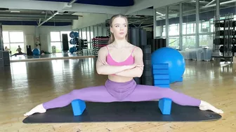 middle split stretches | stretching yoga | contortion and flexibility #contortion #yoga