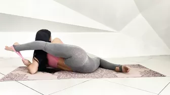 Middle Splits and Oversplits Stretching  Contortion Flexibility  Gymnastics Training