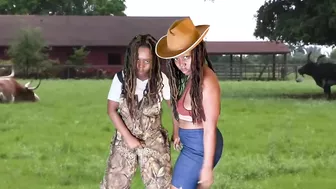 Country twerk- kendria bland