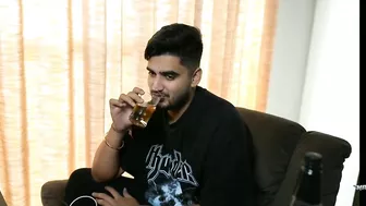 Mavi drinking what ?? On stream ????