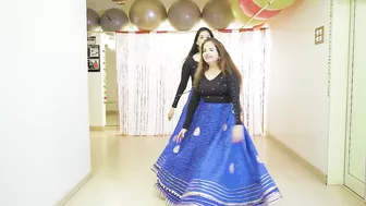 Yoga Dance For Mother's Day | "Laadki" From Angrezi Medium