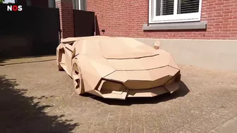 Olivier bouwt zijn eigen Lamborghini (van karton)