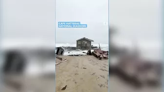 North Carolina beach house collapses into Atlantic l ABC News