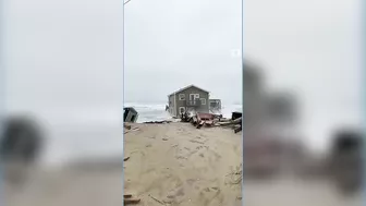 North Carolina beach house collapses into Atlantic l ABC News