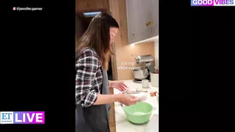 Jennifer Garner Bakes With Her Mom On Instagram