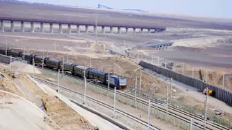 GLOBALink | Slow-speed trains facilitate people's travel in China's Xinjiang