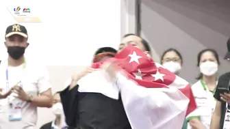 Iqbal's emotional celebration after winning Singapore's 1st 2021 SEA Games GOLD medal | Pencak Silat