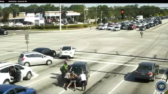 Video shows Good Samaritans rescuing unconscious driver in Boynton Beach, Florida