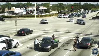 Video shows Good Samaritans rescuing unconscious driver in Boynton Beach, Florida