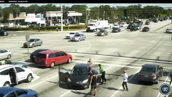 Video shows Good Samaritans rescuing unconscious driver in Boynton Beach, Florida