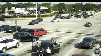 Video shows Good Samaritans rescuing unconscious driver in Boynton Beach, Florida