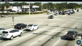 Video shows Good Samaritans rescuing unconscious driver in Boynton Beach, Florida