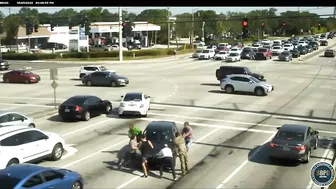 Video shows Good Samaritans rescuing unconscious driver in Boynton Beach, Florida